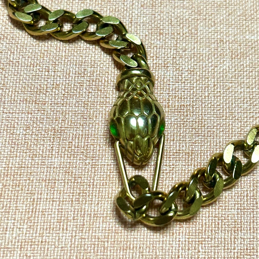 18K Gold Snake Head Reptile Collar Necklace - Gold with Emerald Eyes